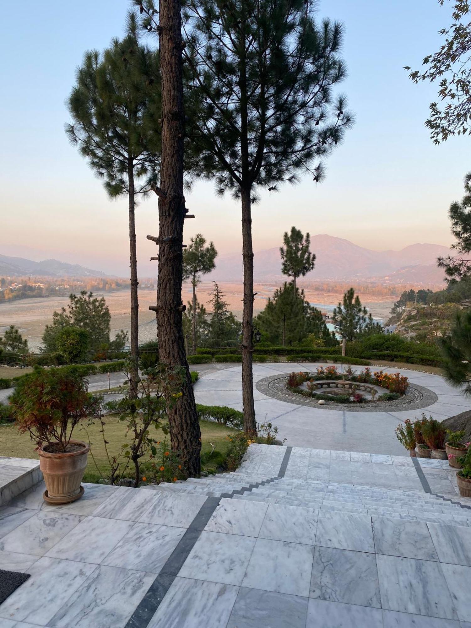 Rock City Resort Saidu Sharif Kültér fotó